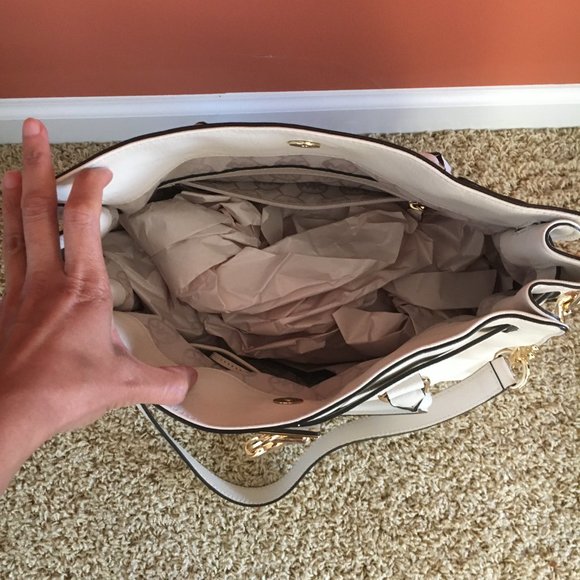 Michael Kors Hamilton Large Tote - Picture 5 of 6